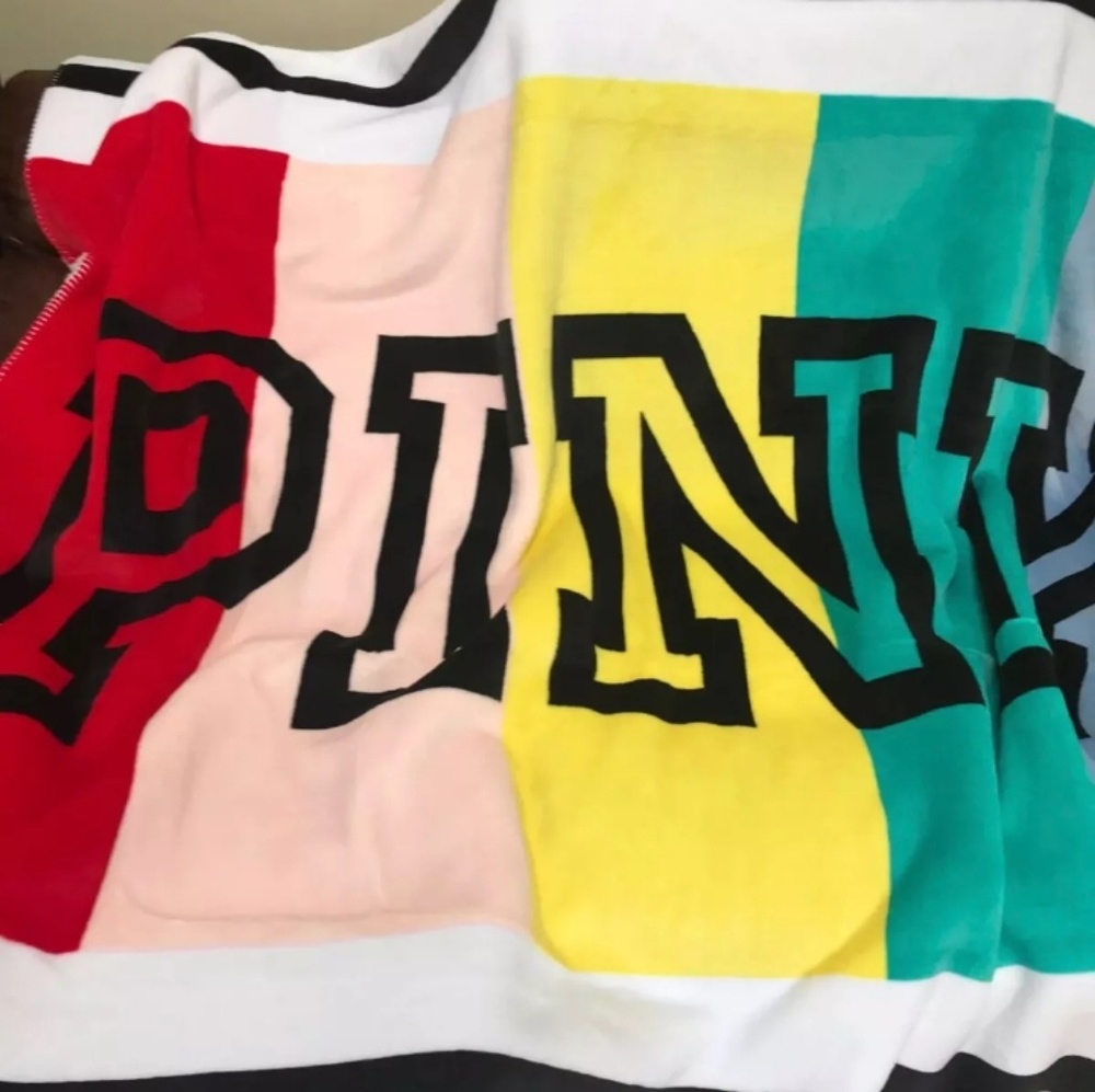 VS PINK SHERPA BLANKET